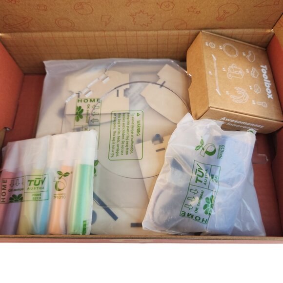 KiwiCo Labs Motorized Spin Art Kit STEM DIY Science Craft Toy for Kids 6+, Creat - Picture 3 of 7